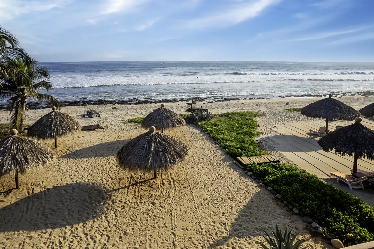 Palapas en la playa